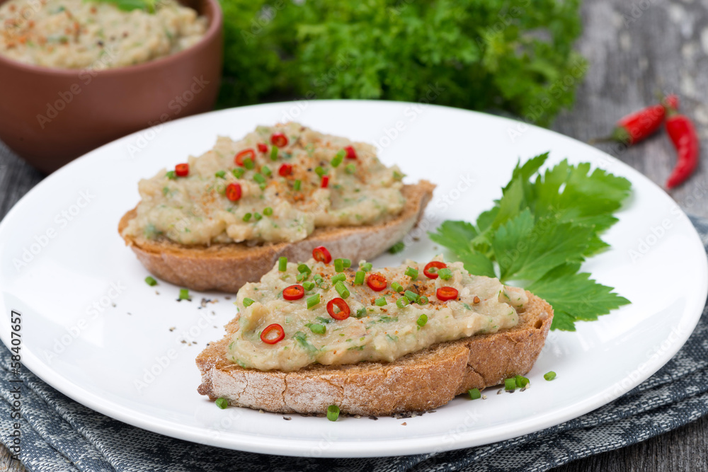 pate of white beans with spices on bread