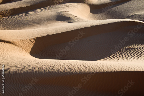 Paysage de dunes, Sahara, Tunisie © Delphotostock