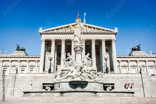 Obraz na płótnie Austrian parliament with Pallas Athena statue in Vienna, Austria w salonie