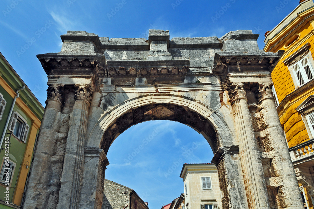 Obraz premium Pola, L'Arco dei Sergii (Porta Aurea) - Istria