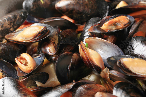 Steamed mussels