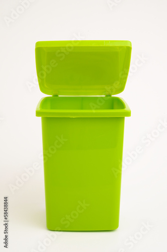 cassonetto verde - isolated recycling green container photo