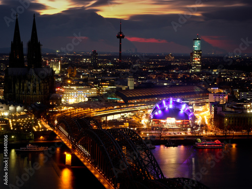 Oper und Kölner Dom bei Nacht