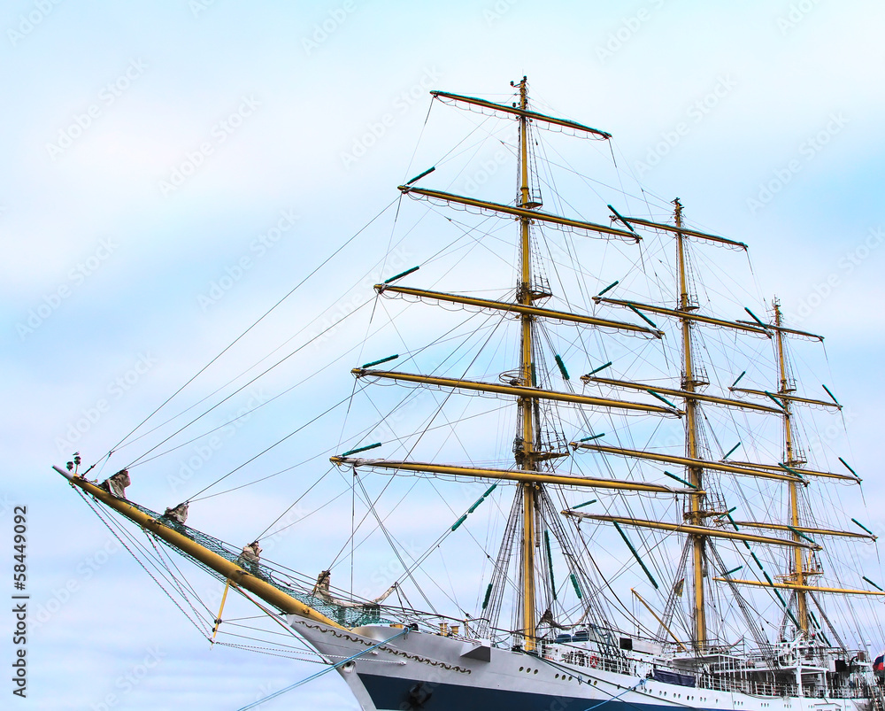 Sailing vessel