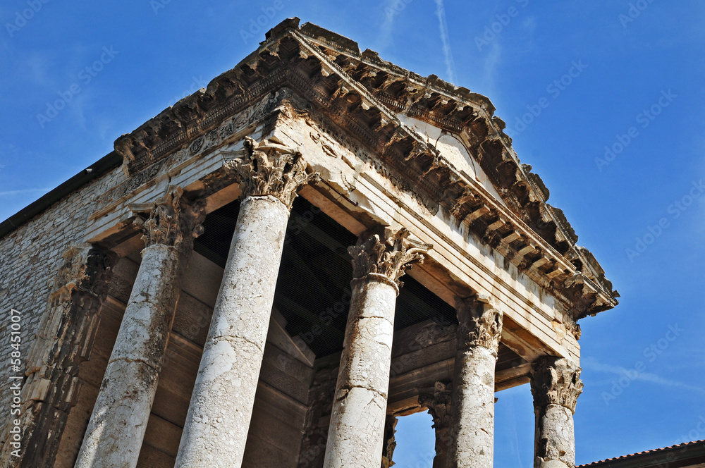 Pola, tempio di Augusto