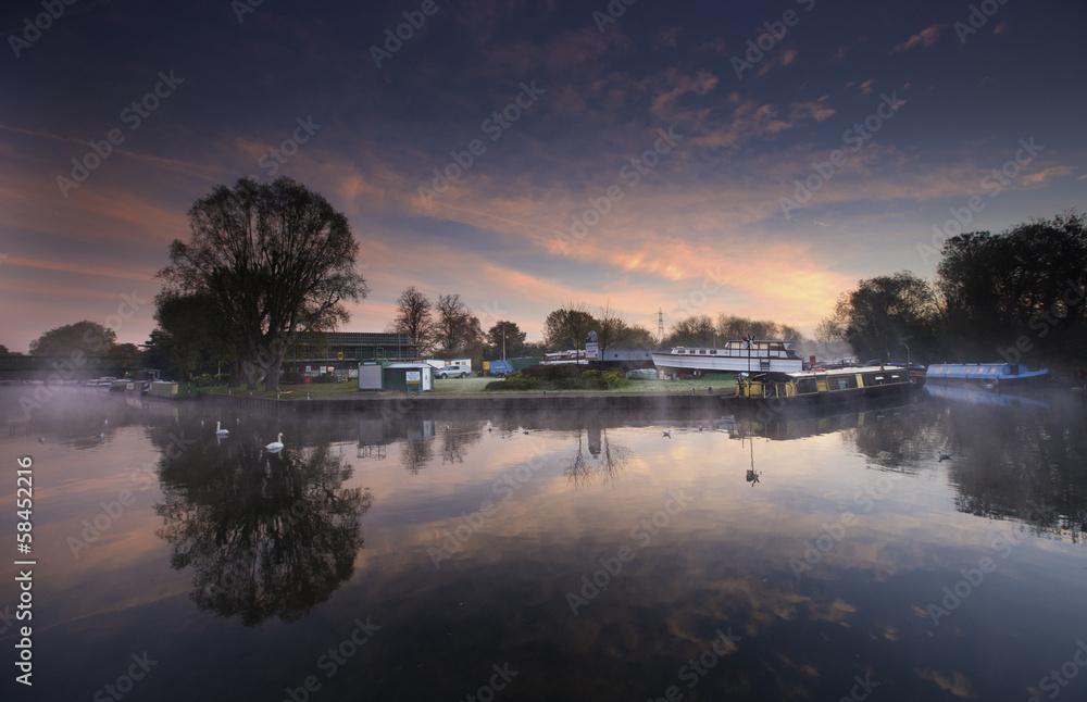 Obraz premium lea valley sunrise 2