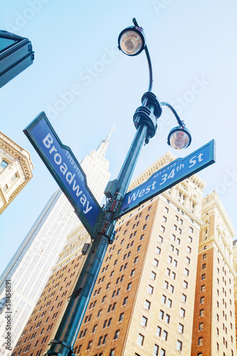 Obraz na płótnie Broadway sign and Empire State building w salonie