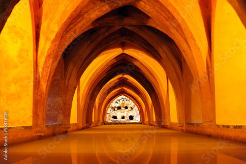 Baños de Doña María de Padilla, Alcázar de Sevilla, España photo