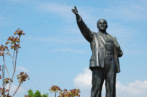 Bild auf Leinwand Statue of Lenin