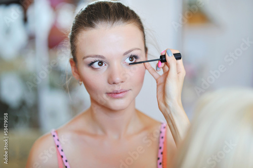 Applying make-up