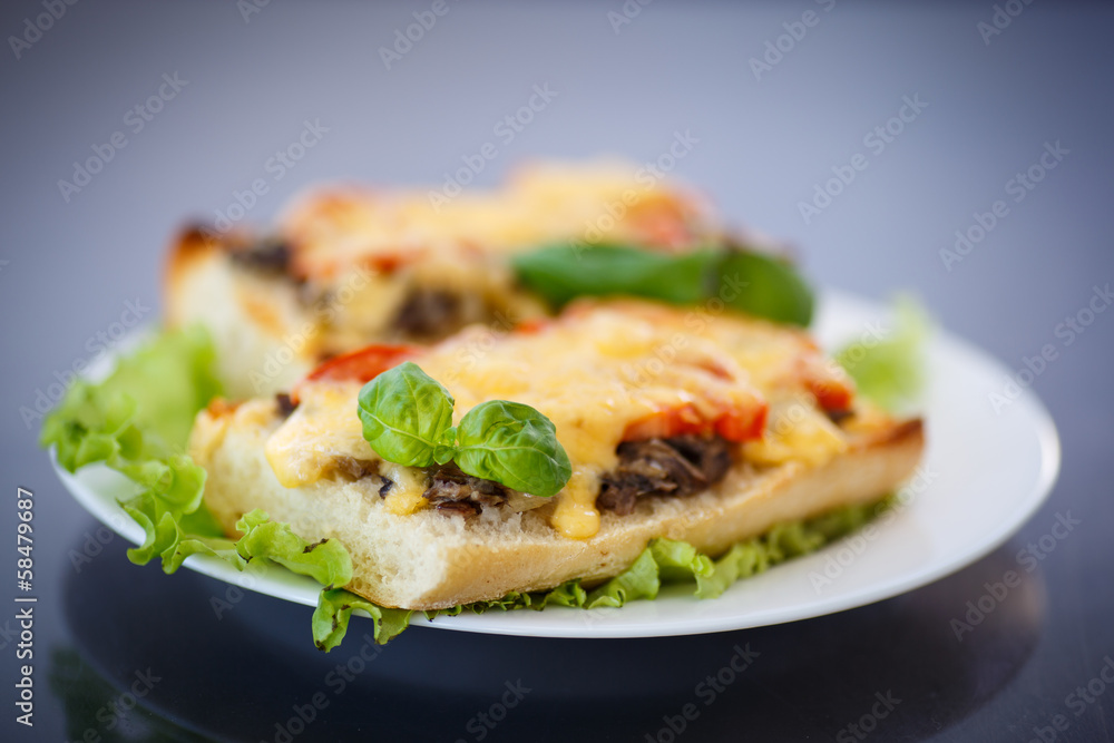 bruschetta with mushrooms and cheese