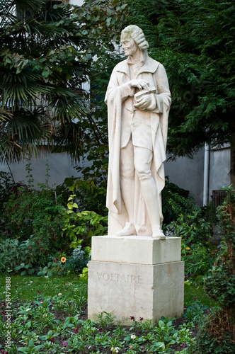 Statue de Voltaire