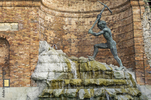 il cavatore, ossia, l'uomo che scava la roccia