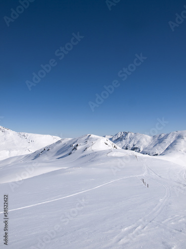 Winter hiking and langlauf trail in the alps © Wouter Tolenaars