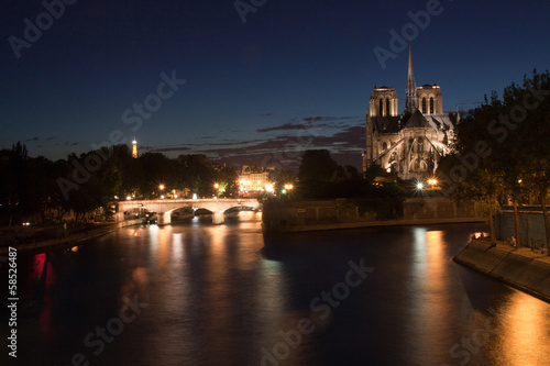 Parigi di notte