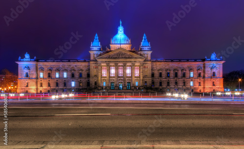 Bundesverwaltungsgericht bei Nacht