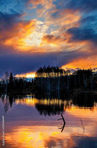 Sunset over the lake © Sergey Belov