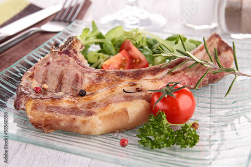 grilled lamb chop with vegetable