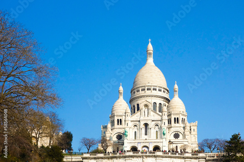 The Sacre-Coeur church in Montmartre © ilolab