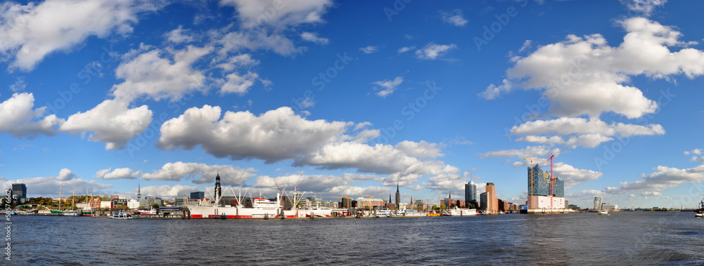 Skyline von Hamburg - Panoramafoto