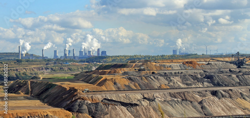 Tableau sur toile Braunkohleabbau in Garzweiler mit Kraftwerken