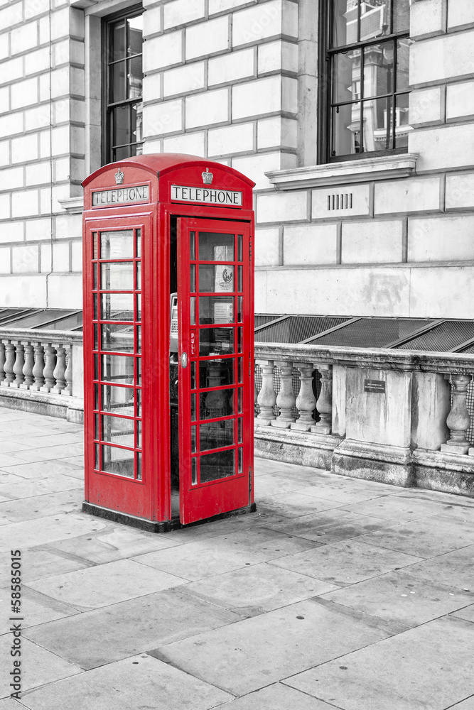 English call box in London - obrazy, fototapety, plakaty 