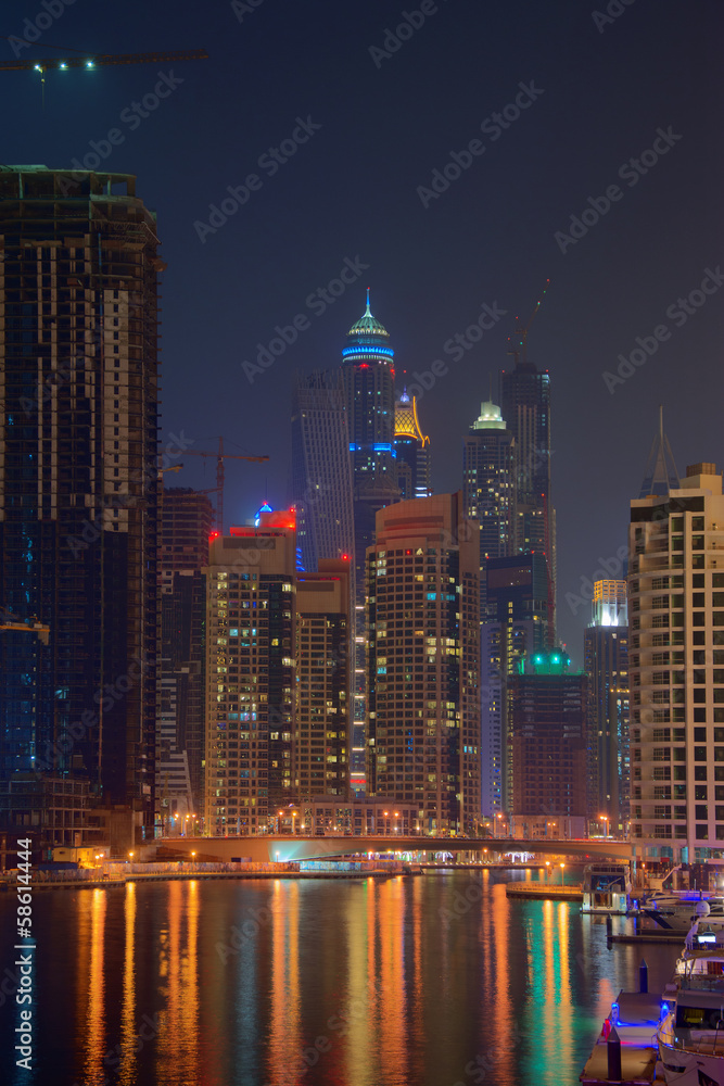 Fototapeta premium Dubai nachts, HDR