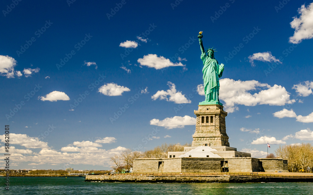 The Statue of Liberty - obrazy, fototapety, plakaty 
