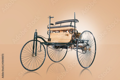 Oldtimer erstes Auto der Welt Carl Benz