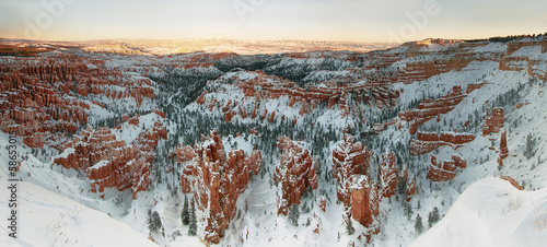 Fotografie, Obraz Bryce canyon panorama with snow in Winter