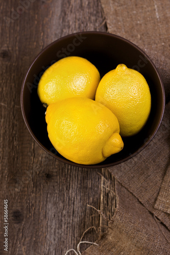 lemons in a bowl