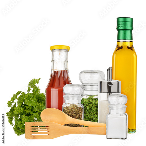 Set of seasoning and condiments