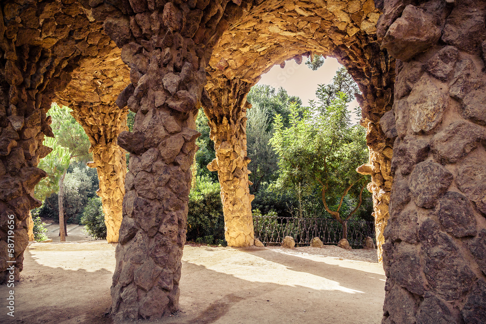 Fototapeta premium ancient aqueduct in the park Guell