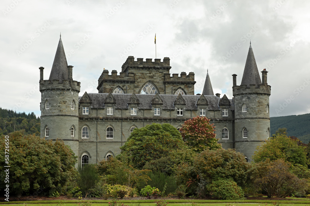 Path to Inverary Castle