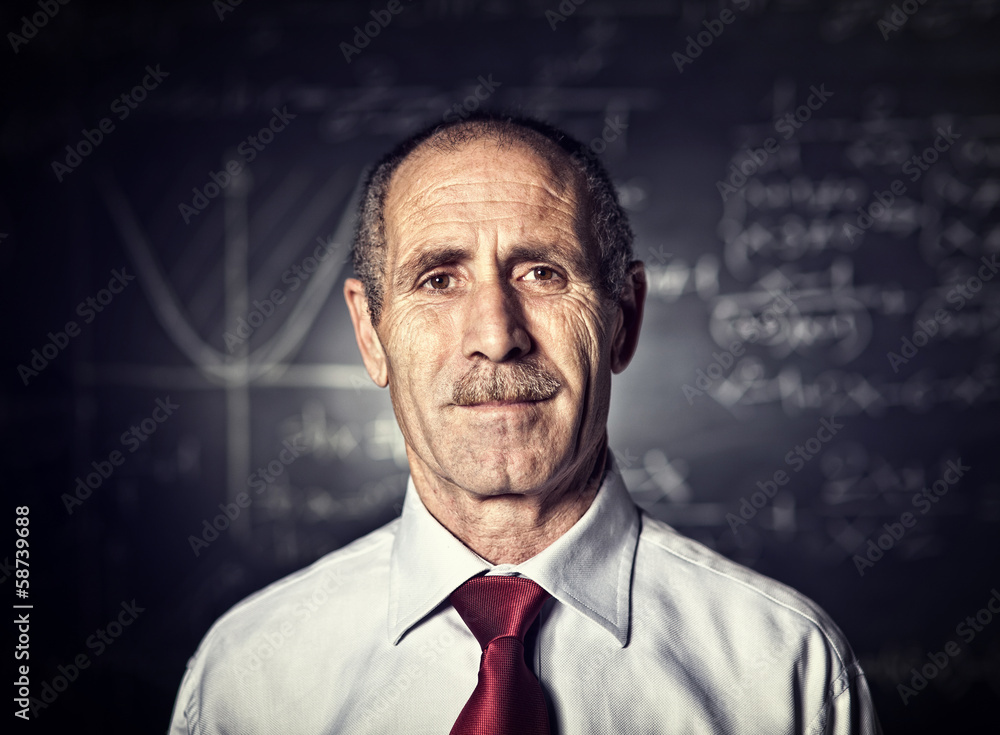 Obraz premium senior teacher