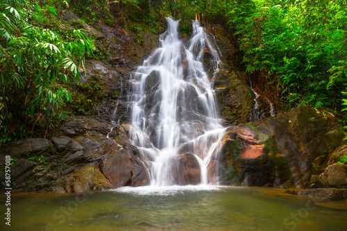 Fototapeta Naklejka Na Ścianę i Meble -  Beautiful Sai Rung waterfall in Thailand