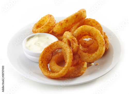 onion rings and dip sauce