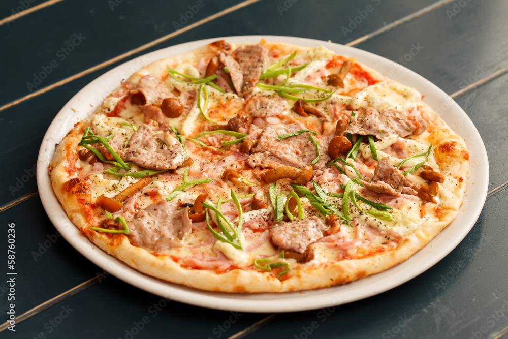 pizza with beef and mushrooms