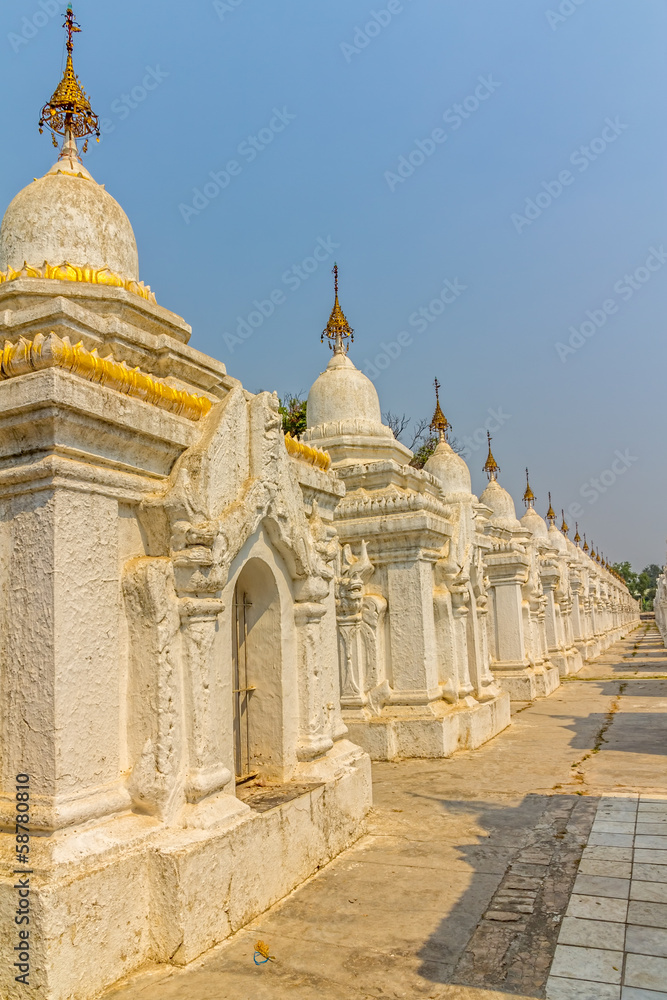 Fototapeta premium Kuthodaw Pagoda