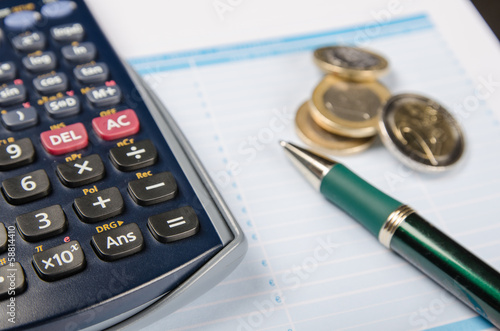 dinero y calculadora 2