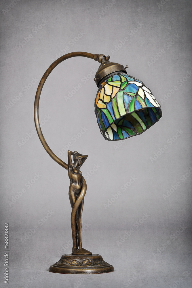 lampe art nouveau ancienne avec femme nue Photos | Adobe Stock