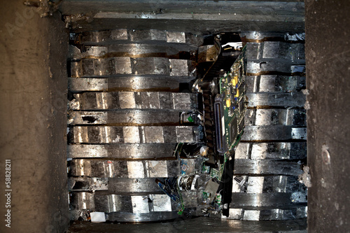 Φωτογραφία Hard drive shredder