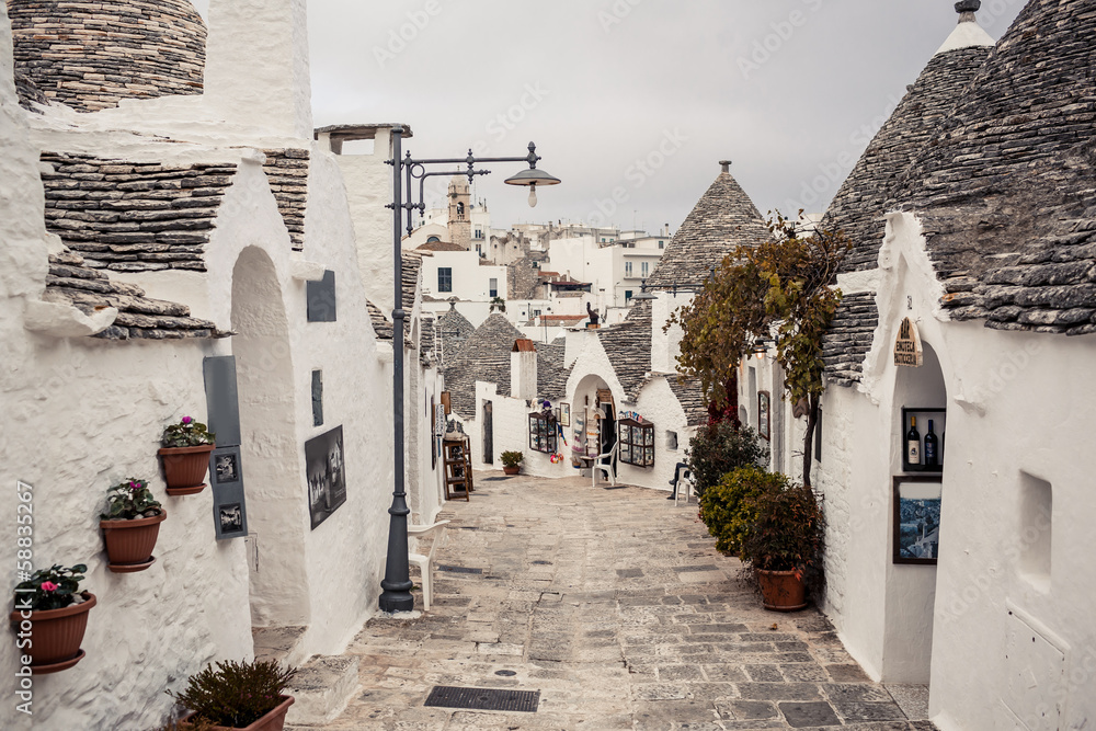 Fototapeta premium Trulli houses of Alberobello, Italy
