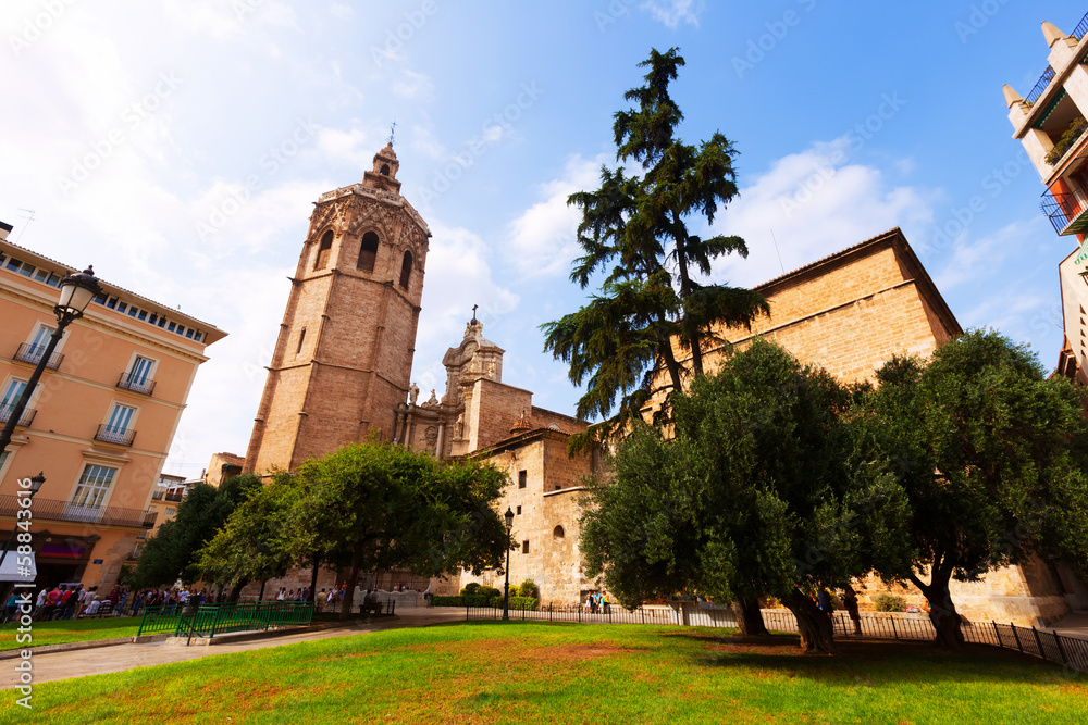 Fototapeta premium Wide andle shot of Micalet tower and Cathedral