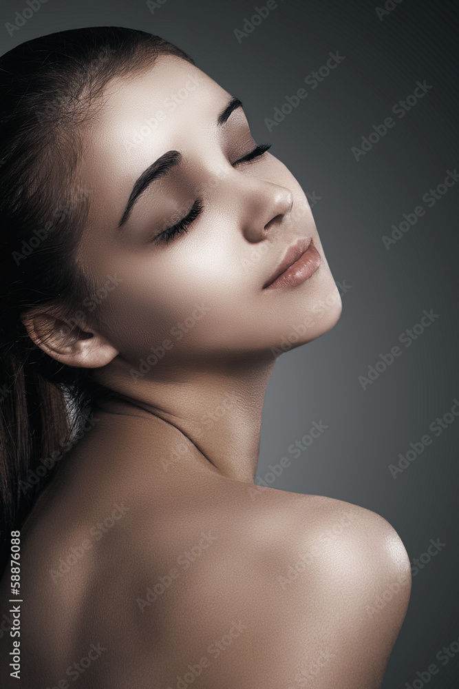 Fototapeta premium glamour fashion portrait young sexy beautiful sensual woman