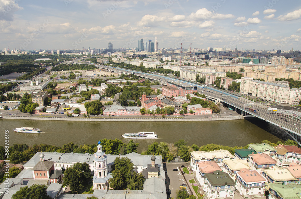 Obraz premium View the tourist areas of Moscow and river from above