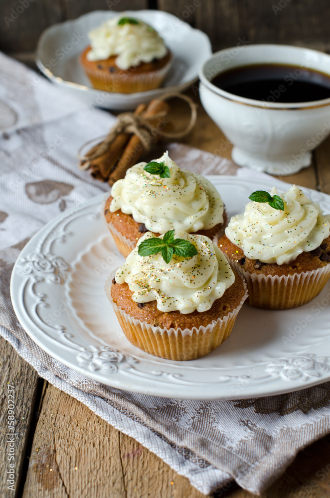 Cupcakes with cream cheese