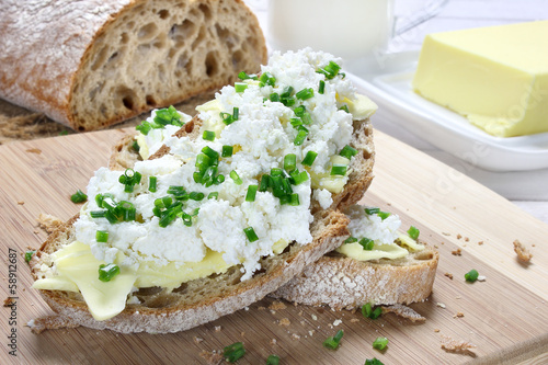 Bread with butter, cottage cheese and chives