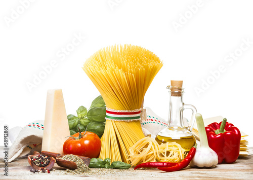 Healthy ingredients for Italian spaghetti