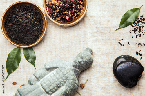 Fotografie Herbal tea leaves for alternative therapy
